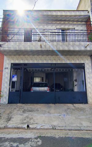 Casa à venda com 100m², 2 quartos e 3 vagasFachada