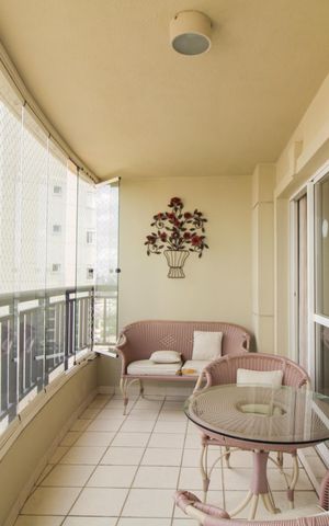 Apartamento à venda com 101m², 2 quartos e 2 vagasSala - Varanda