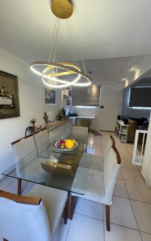 Casa de condomínio à venda com 80m², 3 quartos e 2 vagas Casa de condomínio à venda com 80m², 3 quartos e 2 vagasSala