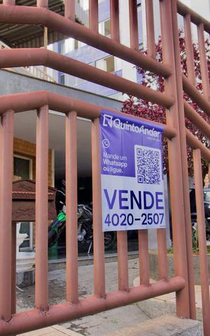 Casa para alugar com 568m², 8 quartos e 6 vagas Casa para alugar com 568m², 8 quartos e 6 vagasPlaca QuintoAndar