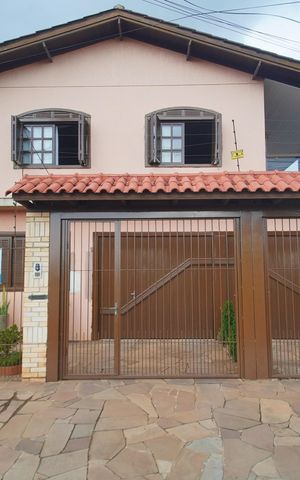 Casa à venda com 250m², 3 quartos e 2 vagasFachada