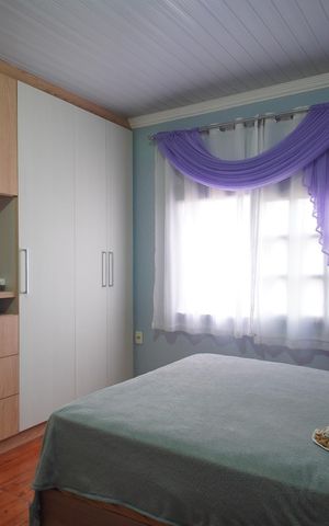 Casa à venda com 250m², 3 quartos e 2 vagassuite