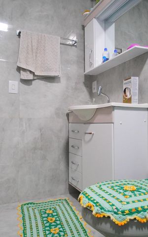 Casa à venda com 250m², 3 quartos e 2 vagasBanheiro 