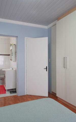 Casa à venda com 250m², 3 quartos e 2 vagassuite