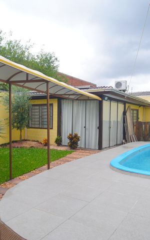 Casa à venda com 250m², 3 quartos e 2 vagasPiscina