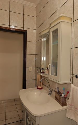 Casa à venda com 151m², 2 quartos e 2 vagasBanheiro