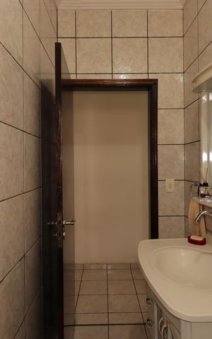 Casa à venda com 151m², 2 quartos e 2 vagasBanheiro