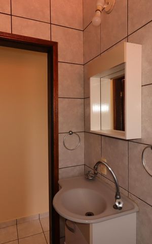 Casa à venda com 151m², 2 quartos e 2 vagasBanheiro da casa 2