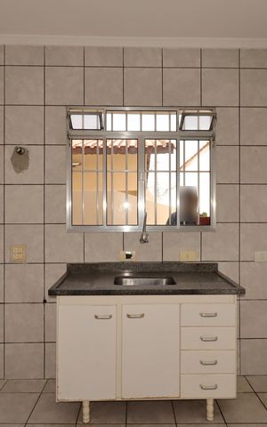 Casa à venda com 151m², 2 quartos e 2 vagasCozinha da casa 2