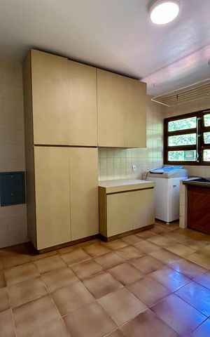Casa de condomínio para alugar com 555m², 5 quartos e 5 vagas Casa de condomínio para alugar com 555m², 5 quartos e 5 vagasÁrea de Serviço