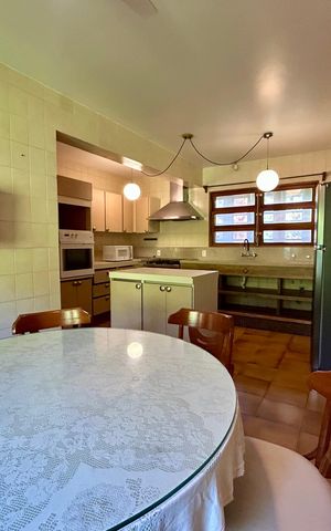 Casa de condomínio para alugar com 555m², 5 quartos e 5 vagas Casa de condomínio para alugar com 555m², 5 quartos e 5 vagasCozinha