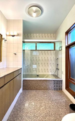 Casa de condomínio para alugar com 555m², 5 quartos e 5 vagas Casa de condomínio para alugar com 555m², 5 quartos e 5 vagasBanheiro Suíte
