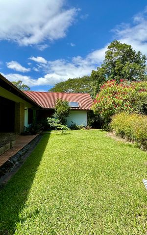 Casa de condomínio para alugar com 555m², 5 quartos e 5 vagas Casa de condomínio para alugar com 555m², 5 quartos e 5 vagasJardim
