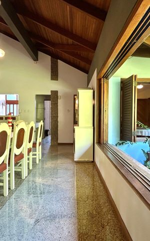 Casa de condomínio para alugar com 555m², 5 quartos e 5 vagas Casa de condomínio para alugar com 555m², 5 quartos e 5 vagasSala de jantar
