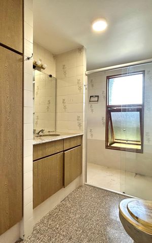 Casa de condomínio para alugar com 555m², 5 quartos e 5 vagas Casa de condomínio para alugar com 555m², 5 quartos e 5 vagasBanheiro Social