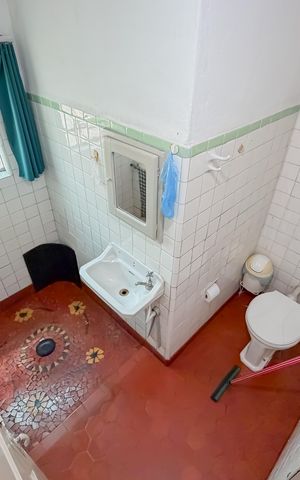 Casa à venda com 300m², 3 quartos e 2 vagasBanheiro