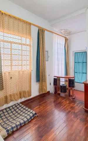 Casa à venda com 300m², 3 quartos e 2 vagasSala