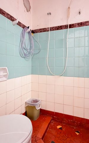 Casa à venda com 300m², 3 quartos e 2 vagasBanheiro Externo