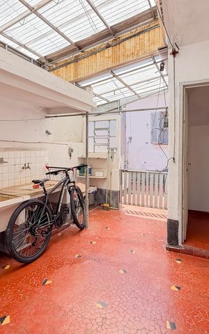 Casa à venda com 300m², 3 quartos e 2 vagasÁrea de Serviço