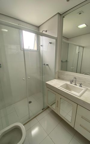 Apartamento à venda com 245m², 4 quartos e 4 vagas Apartamento à venda com 245m², 4 quartos e 4 vagasBanheiro 2 da suíte 1