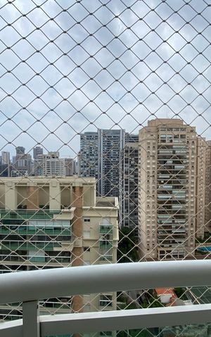 Apartamento à venda com 245m², 4 quartos e 4 vagas Apartamento à venda com 245m², 4 quartos e 4 vagasVista da suíte 2