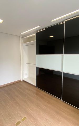 Apartamento à venda com 245m², 4 quartos e 4 vagas Apartamento à venda com 245m², 4 quartos e 4 vagasQuarto 1