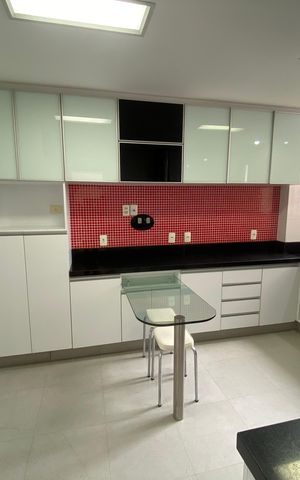 Apartamento à venda com 245m², 4 quartos e 4 vagas Apartamento à venda com 245m², 4 quartos e 4 vagasCozinha