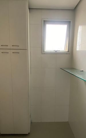 Apartamento à venda com 245m², 4 quartos e 4 vagas Apartamento à venda com 245m², 4 quartos e 4 vagasQuarto de Serviço
