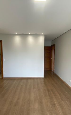 Apartamento à venda com 245m², 4 quartos e 4 vagas Apartamento à venda com 245m², 4 quartos e 4 vagasSuíte 2