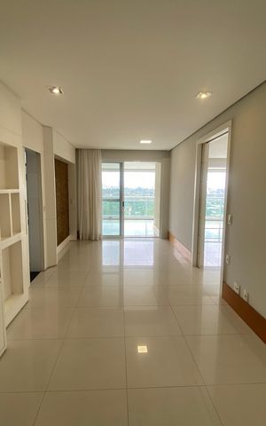 Apartamento à venda com 245m², 4 quartos e 4 vagas Apartamento à venda com 245m², 4 quartos e 4 vagasSala 2