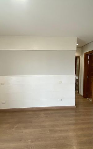 Apartamento à venda com 245m², 4 quartos e 4 vagas Apartamento à venda com 245m², 4 quartos e 4 vagasSuíte 2