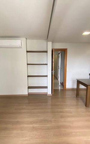 Apartamento à venda com 245m², 4 quartos e 4 vagas Apartamento à venda com 245m², 4 quartos e 4 vagasSuíte 1