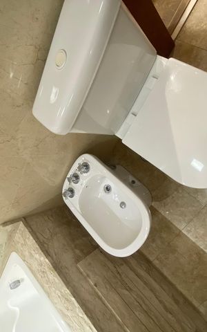 Apartamento à venda com 245m², 4 quartos e 4 vagas Apartamento à venda com 245m², 4 quartos e 4 vagasBanheiro da suíte 2