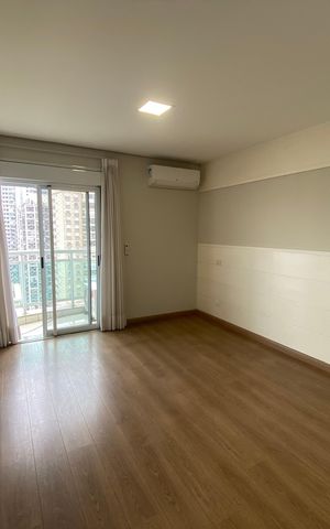 Apartamento à venda com 245m², 4 quartos e 4 vagas Apartamento à venda com 245m², 4 quartos e 4 vagasSuíte 2