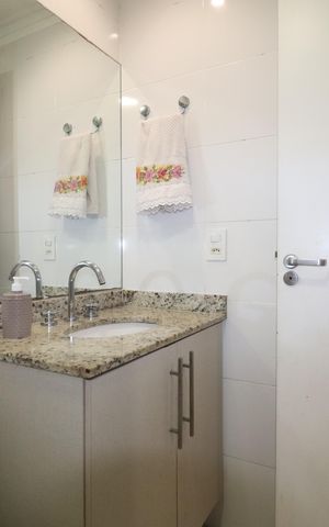Apartamento à venda com 75m², 3 quartos e 2 vagasBanheiro Quarto 1 suíte