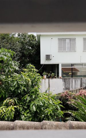 Casa à venda com 240m², 4 quartos e 4 vagas Casa à venda com 240m², 4 quartos e 4 vagasVista
