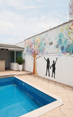 Casa à venda com 240m², 4 quartos e 4 vagas Casa à venda com 240m², 4 quartos e 4 vagasPiscina