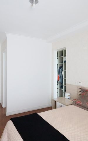 Casa à venda com 240m², 4 quartos e 4 vagas Casa à venda com 240m², 4 quartos e 4 vagasSuíte