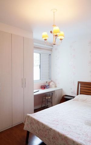 Casa à venda com 240m², 4 quartos e 4 vagas Casa à venda com 240m², 4 quartos e 4 vagasQuarto 2