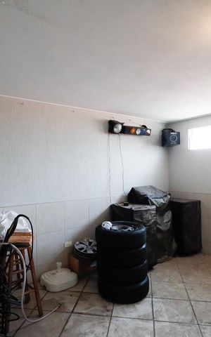 Casa à venda com 240m², 4 quartos e 4 vagas Casa à venda com 240m², 4 quartos e 4 vagasDepósito