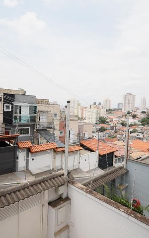 Casa à venda com 240m², 4 quartos e 4 vagas Casa à venda com 240m², 4 quartos e 4 vagasVista