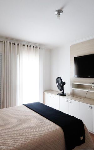 Casa à venda com 240m², 4 quartos e 4 vagas Casa à venda com 240m², 4 quartos e 4 vagasSuíte