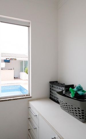Casa à venda com 240m², 4 quartos e 4 vagas Casa à venda com 240m², 4 quartos e 4 vagasQuarto 4