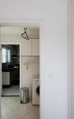 Casa à venda com 240m², 4 quartos e 4 vagas Casa à venda com 240m², 4 quartos e 4 vagasQuarto 4
