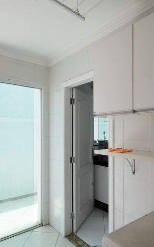 Casa à venda com 240m², 4 quartos e 4 vagas Casa à venda com 240m², 4 quartos e 4 vagasÁrea de Serviço