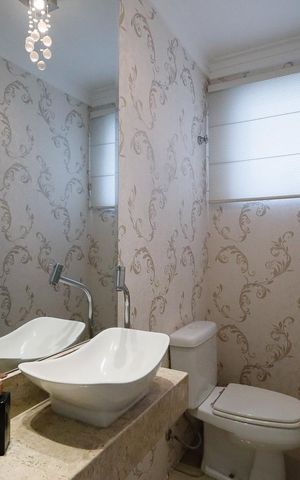 Casa à venda com 240m², 4 quartos e 4 vagas Casa à venda com 240m², 4 quartos e 4 vagasLavabo
