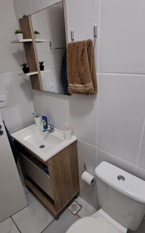 Apartamento à venda com 42m², 2 quartos e 1 vaga Apartamento à venda com 42m², 2 quartos e 1 vagaBanheiro