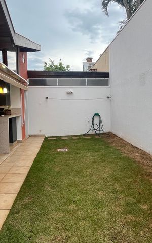 Casa de condomínio à venda com 163m², 4 quartos e 4 vagas