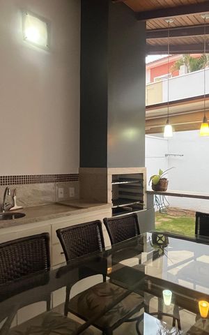 Casa de condomínio à venda com 163m², 4 quartos e 4 vagas