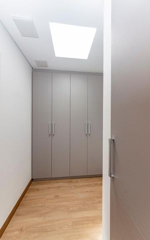 Casa à venda com 680m², 6 quartos e 8 vagasRoupeiro 
